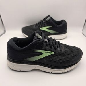Brooks Dyad 11 Shoes Size 6 Wide